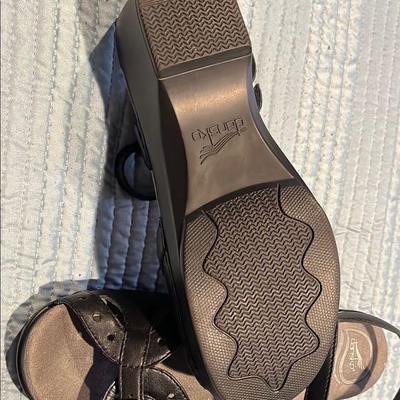 Dansko Black Sandals with Ankle Strap and Cushioned Footbed - Picture 3 of 7